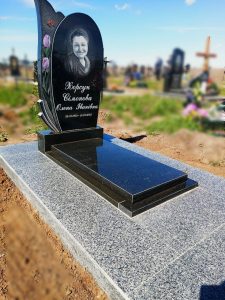 Бетонирование - Гранитные Памятники Пирамида (10)