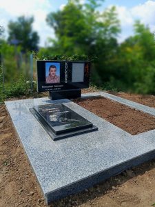 Бетонирование - Гранитные Памятники Пирамида (11)