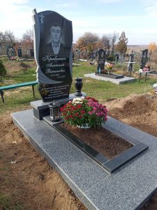 Бетонирование - Гранитные Памятники Пирамида (12)