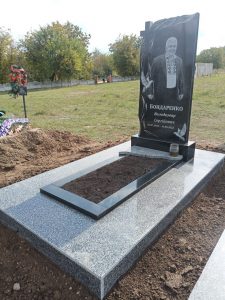 Бетонирование - Гранитные Памятники Пирамида (13)