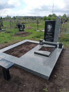 Бетонирование - Гранитные Памятники Пирамида (18)