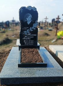 Бетонирование - Гранитные Памятники Пирамида (30)