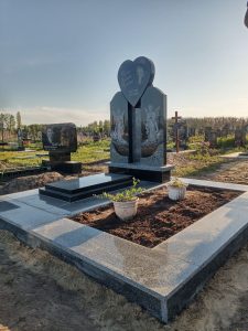 Бетонирование - Гранитные Памятники Пирамида (32)