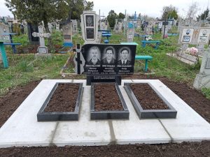 Двойной памятник (10)