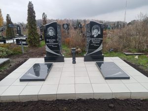 Двойной памятник (19)