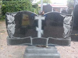 Двойной памятник (30)